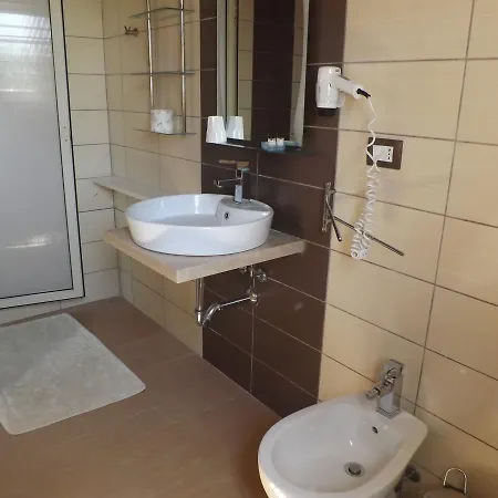 Holiday Neeton Гостевой дом *
